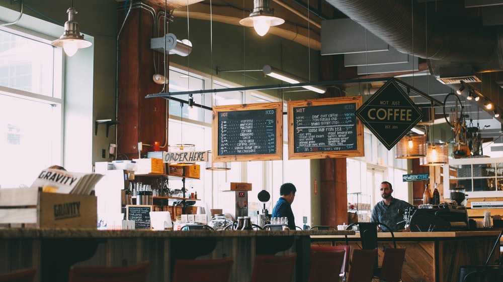5 Alasan untuk Berinvestasi dan Mengelola Kedai Kopi